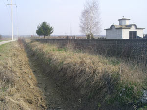 Ново ископани канал поред гробља