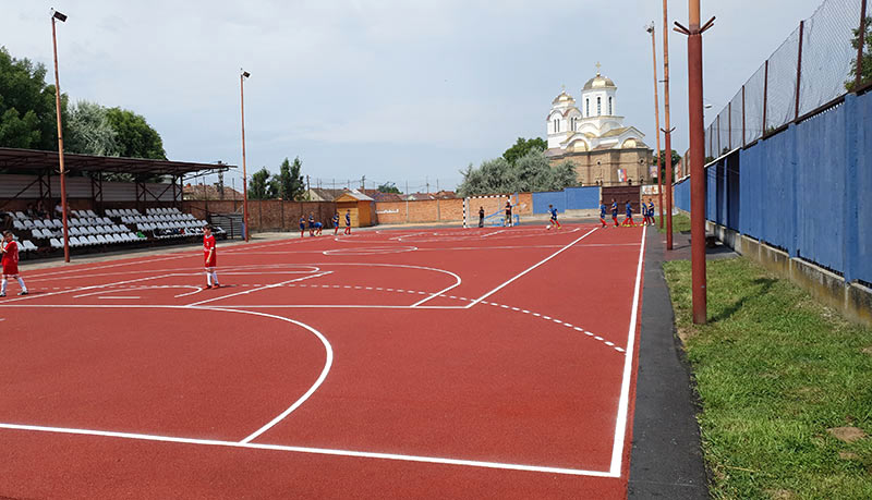 Отворен обновљен спортски терен у Шиду