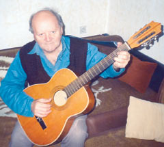 Славко са гитаром gitara.jpg