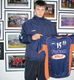 Немања Младеновић