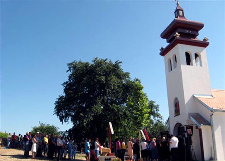 Освештана црква светог цара Константина и царице Јелене