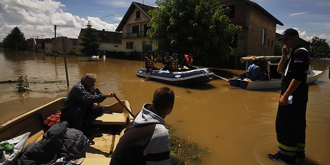 Танјуг (Јарослав Пап) Евакуација у селу Јамена и Сремској Рачи
