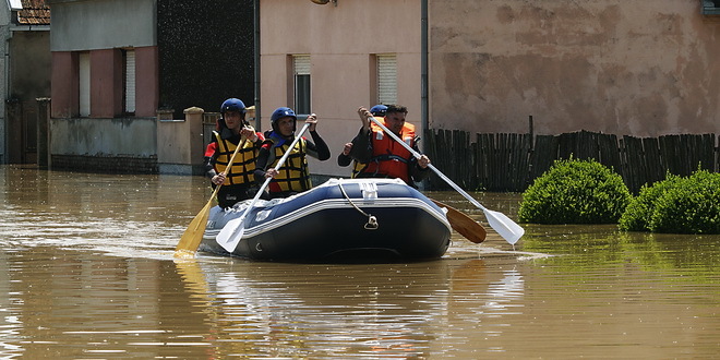 Фото - Тањуг (Јарослав Пап) поплаве у Срему,Шид