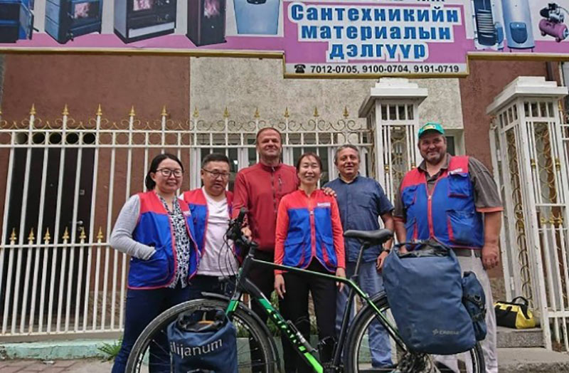Иван бициклом на путу од Шида ка Кини дугом 12.000 км