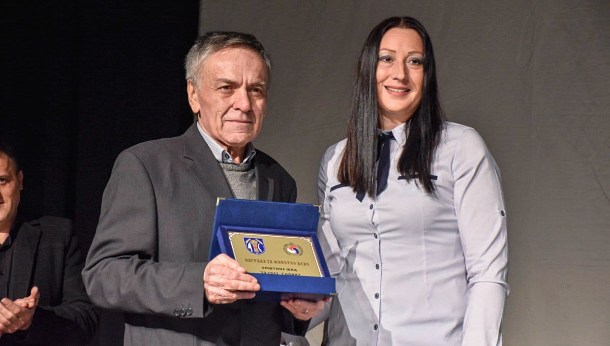 Награду за животно дело понео је Петар Вејновић, новинар
