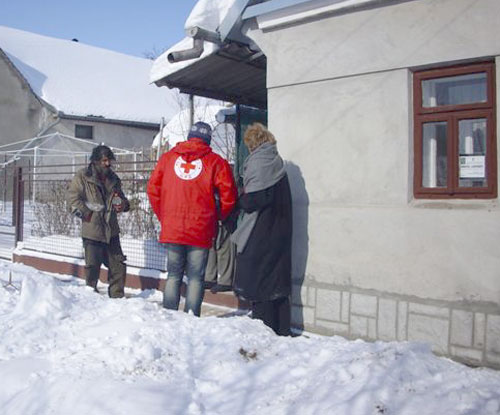 Кроз сметове до угрожених грађана, Црвени крст Шид